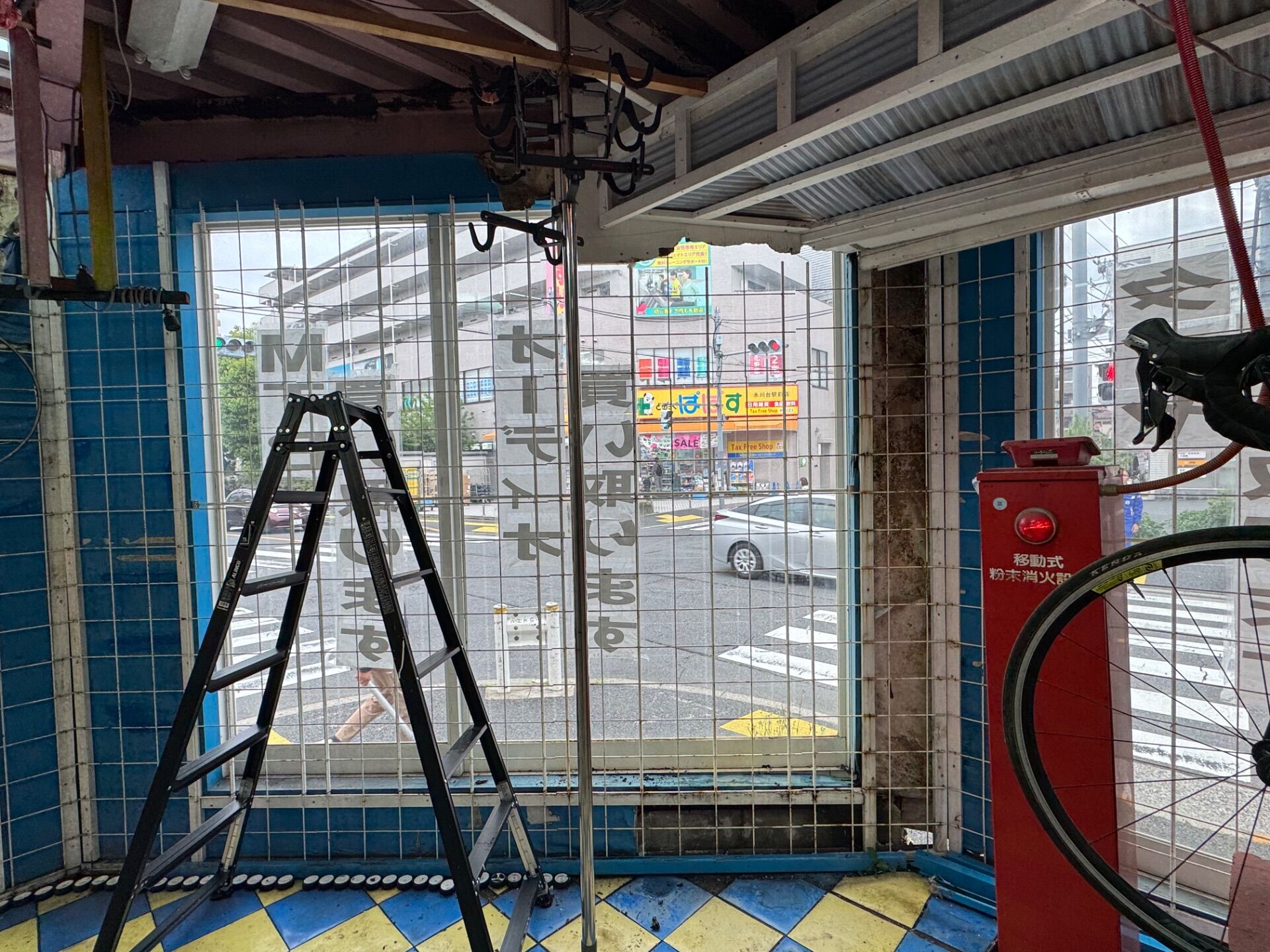 サビの出たプレハブ小屋を高耐久塗料で一新／川越市・U様邸（築26年・4社相見積もりで当店を選定）