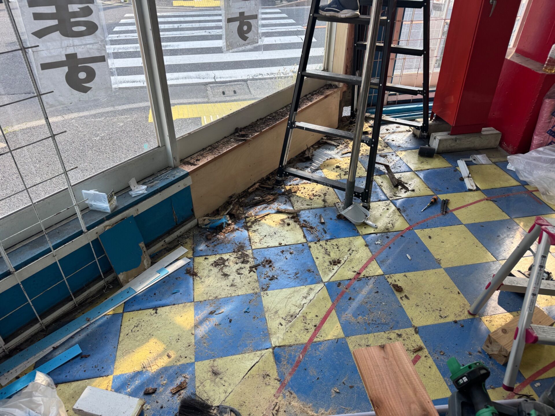 サビの出たプレハブ小屋を高耐久塗料で一新／川越市・U様邸（築26年・4社相見積もりで当店を選定）