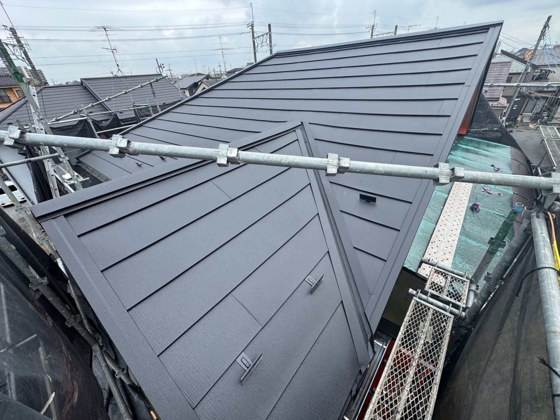 サビの出たプレハブ小屋を高耐久塗料で一新／川越市・U様邸（築26年・4社相見積もりで当店を選定）