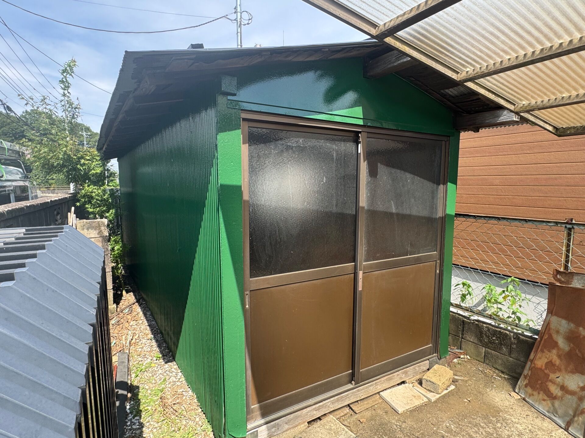 サビの出たプレハブ小屋を高耐久塗料で一新／川越市・U様邸（築26年・4社相見積もりで当店を選定）